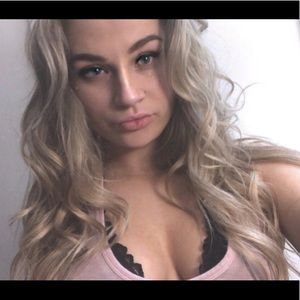 Meet your Posher, Holly